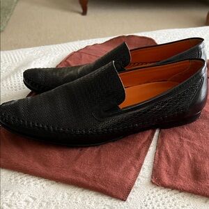 Black Mezlan Moc Toe embossed leather loafers